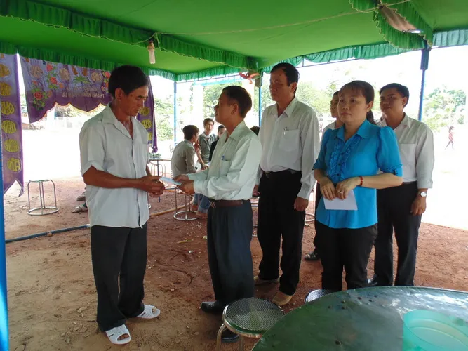 Tang thương bao trùm gia đình nạn nhân vụ lật ghe ảnh 1